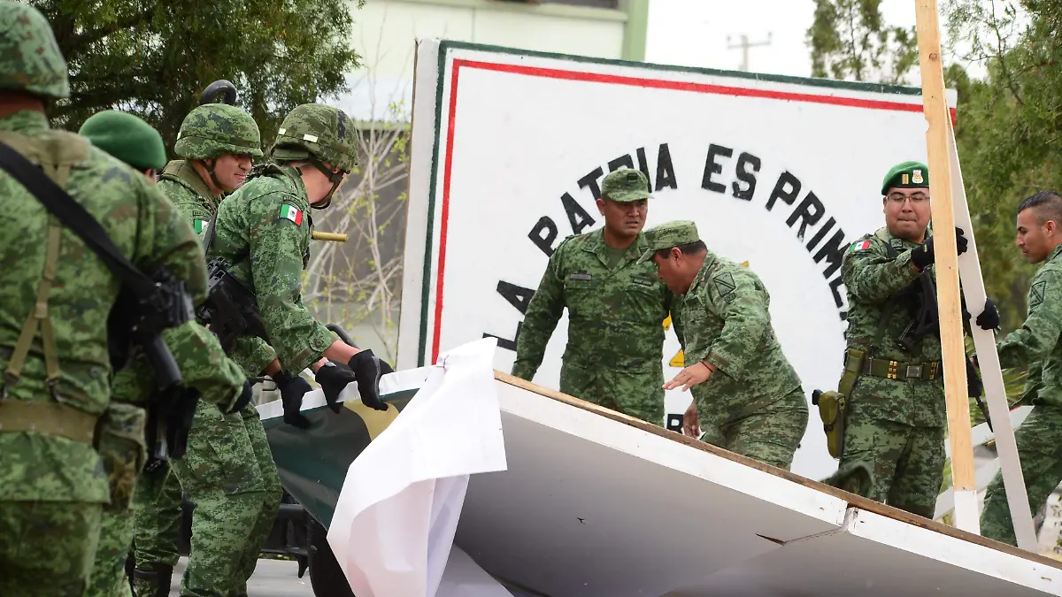 caida tarima de presidium  (9)